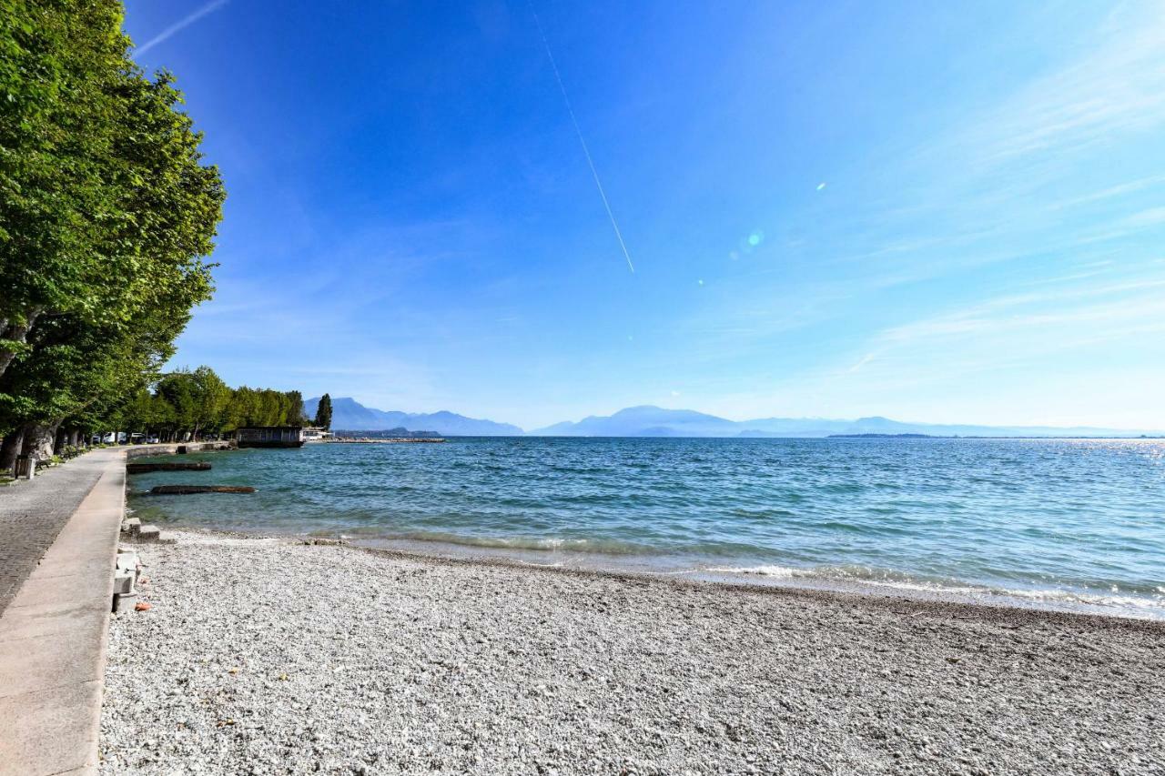 Desenzano Beach Apartment Desenzano del Garda Zewnętrze zdjęcie