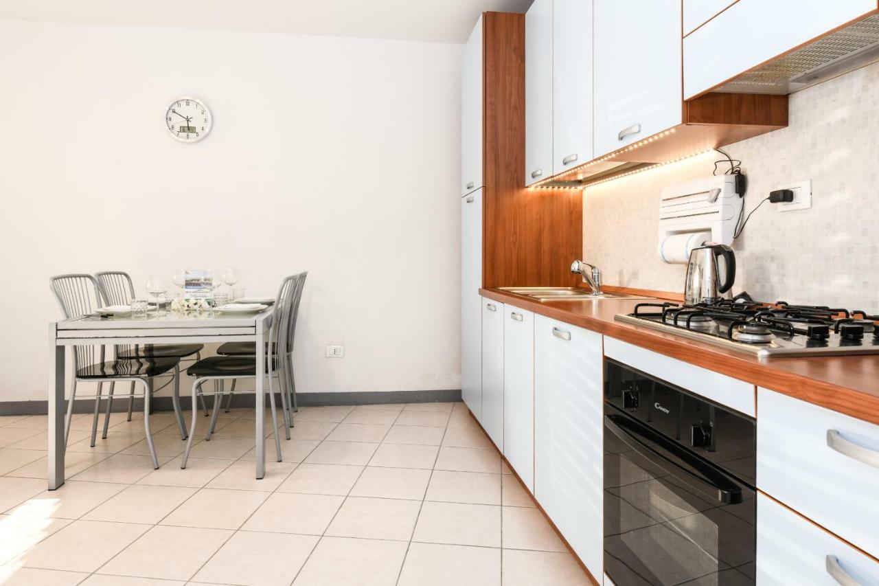Desenzano Beach Apartment Desenzano del Garda Zewnętrze zdjęcie