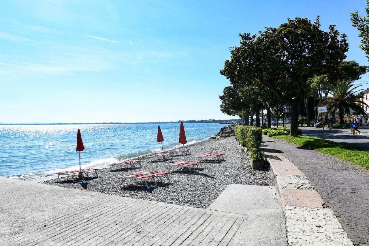 Desenzano Beach Apartment Desenzano del Garda Zewnętrze zdjęcie