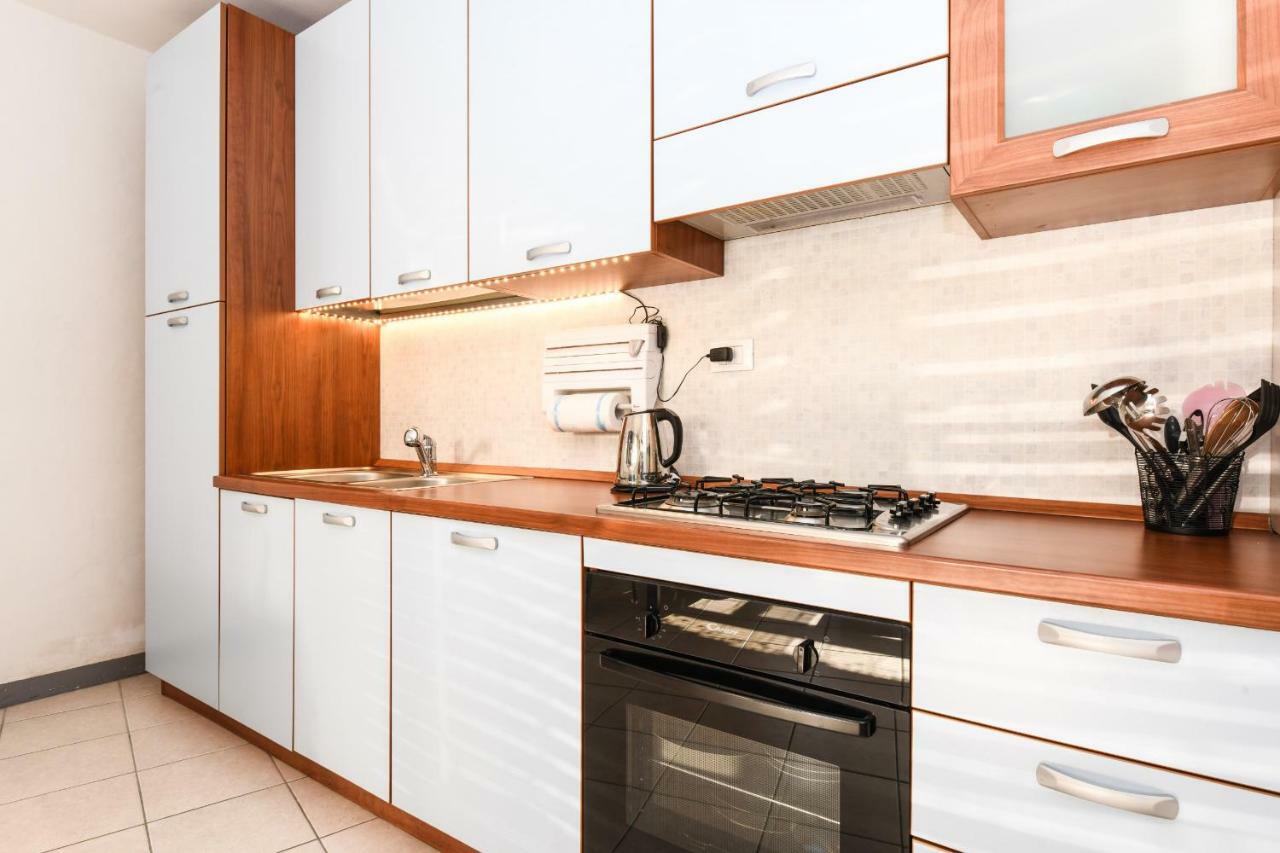 Desenzano Beach Apartment Desenzano del Garda Zewnętrze zdjęcie